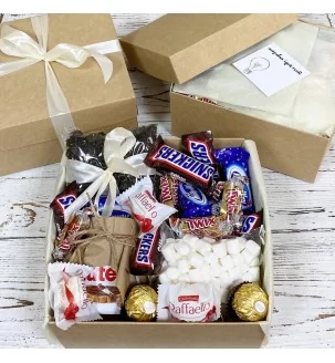Подарочная коробка сладостей