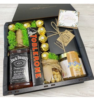 Подарок на День Рождения с Джек Дениалс и кофе