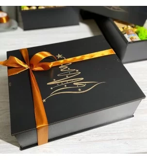 Коробка новорічна подарункова чорна