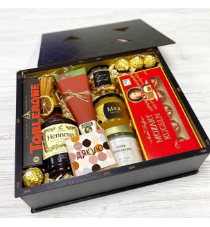 Подарунковий бокс з Hennessy №26120