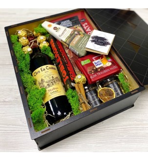Подарочный бокс з вином, сыром, хамоном №24790