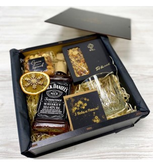 Подарок коллегам на Новый год с "Jack Daniel's"