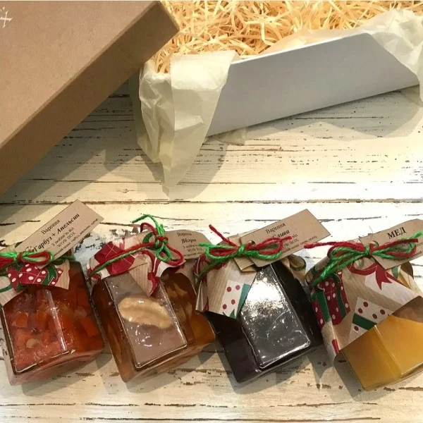 Варення і мед в подарунковій коробці Подарунки на Новий Рік - 4