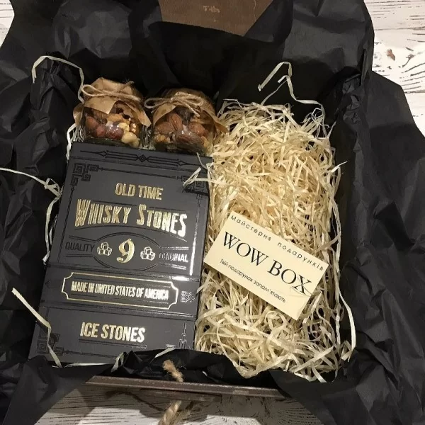 Коробка подарочная для бутылки с камнями для виски