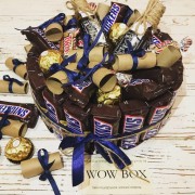 Торт з снікерсів з міні віскі для чоловіка №22320